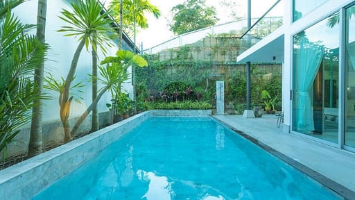 V141 Grand view Бассейн