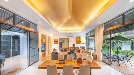 V145 The Pano Essecke