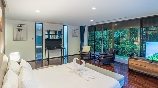 V145 The Pano Schlafzimmer 1