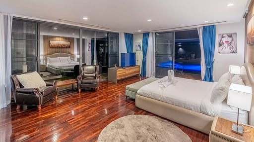 V145 The Pano Schlafzimmer 1