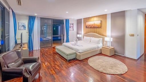 V145 The Pano Schlafzimmer 1