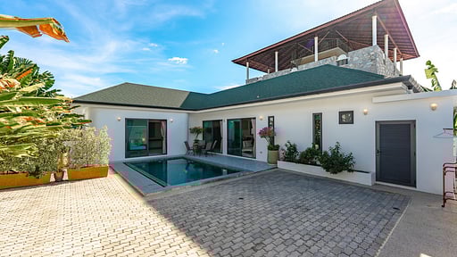 V150 Costa 3 Swimming pool