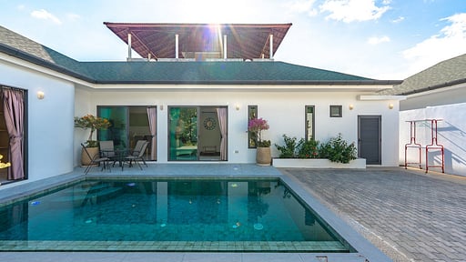 V150 Costa 3 Swimming pool