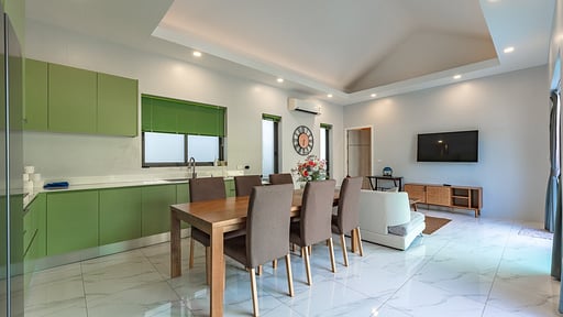 V150 Costa 3 Dining area