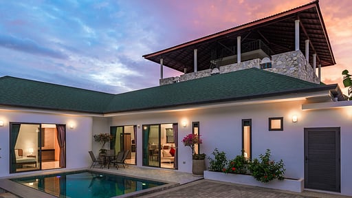 V150 Costa 3 Swimming pool