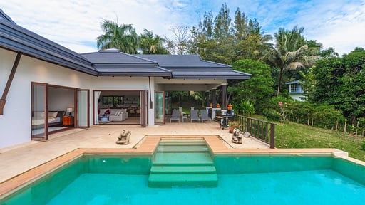 V151 Ao Por Swimming pool