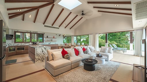 V151 Ao Por Living room