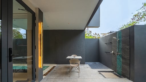 V160 Skywalker Villa Others