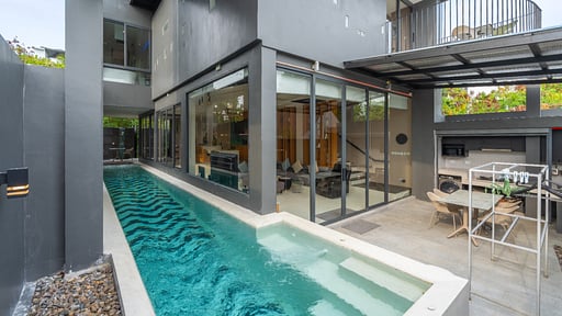 V160 Skywalker Villa Swimming pool