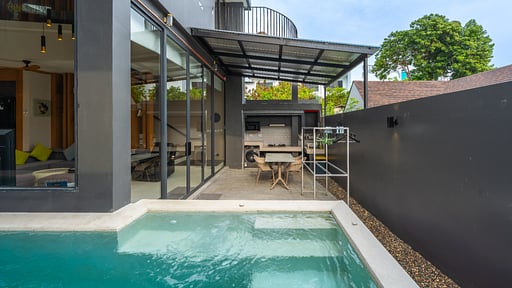 V160 Skywalker Villa Swimming pool