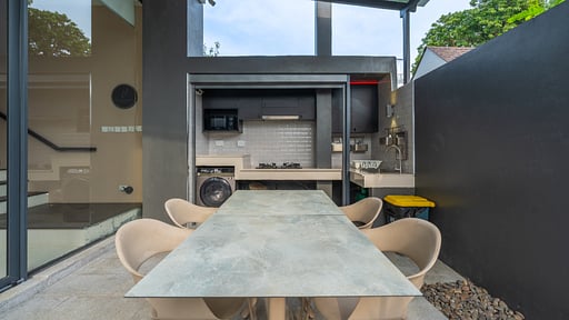 V160 Skywalker Villa Kitchen