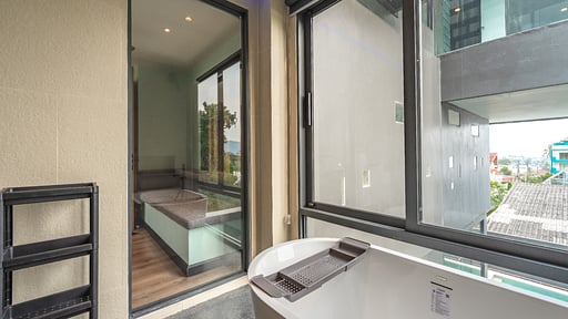 V160 Skywalker Villa Bedroom 1