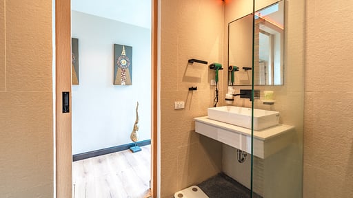 V160 Skywalker Villa Bedroom 2