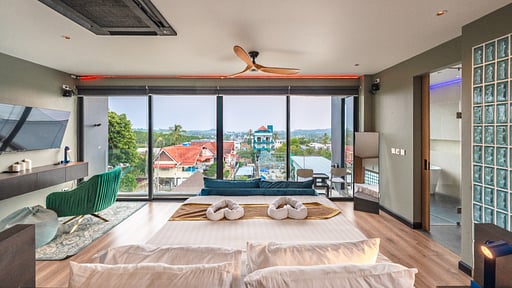 V160 Skywalker Villa Bedroom 1