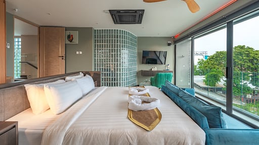 V160 Skywalker Villa Bedroom 1