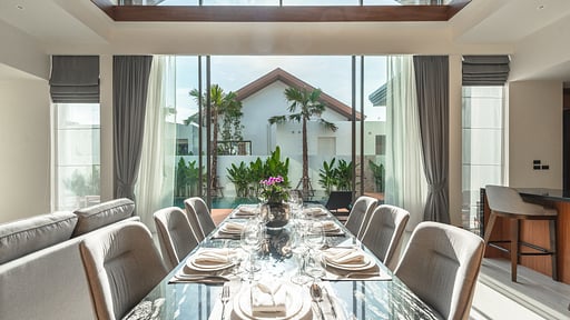 V186 The Ozone villa Dining area