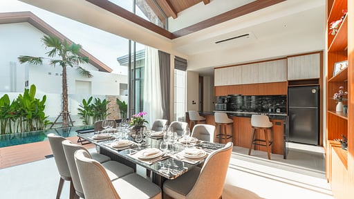 V186 The Ozone villa Dining area