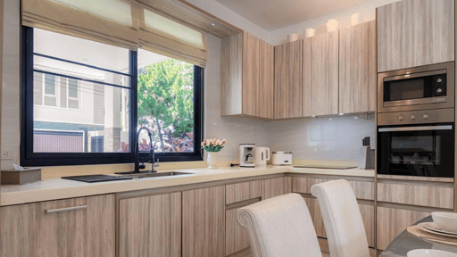 V187 Intira Villa Küche