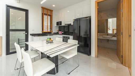 V190 The Sunshine Кухня