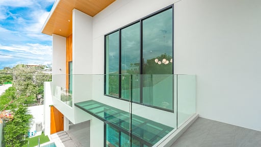 V190 The Sunshine Прочее