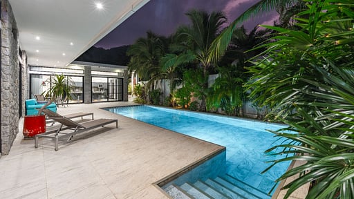 V204 Floremma Swimming pool