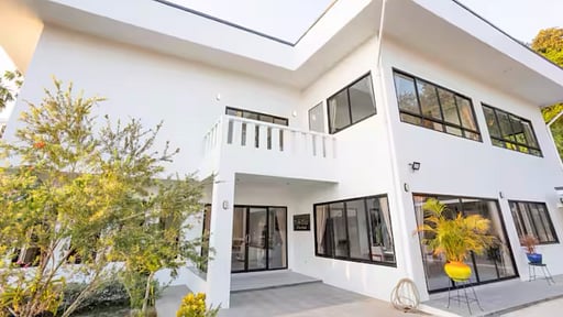 V30 Sirinary Villa Surroundings