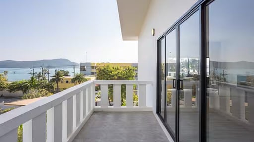 V30 Sirinary Villa Surroundings