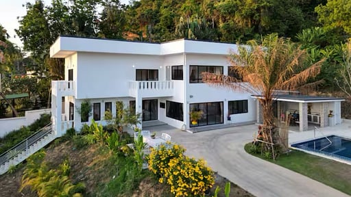 V30 Sirinary Villa Surroundings