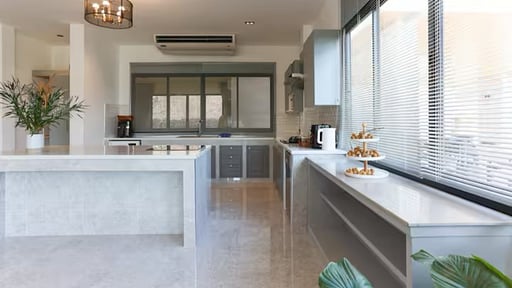 V30 Sirinary Villa Kitchen