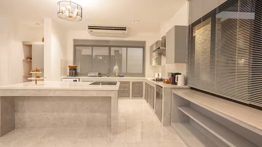 V30 Sirinary Villa Kitchen
