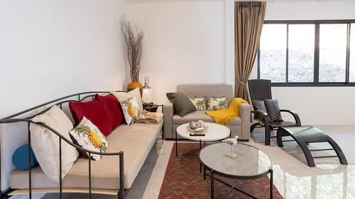 V30 Sirinary Villa Living room