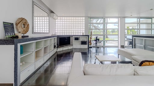 V82 Papaya Villa Living room