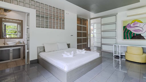 V82 Papaya Villa Bedroom 2