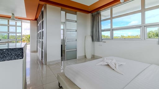 V82 Papaya Villa Bedroom 5