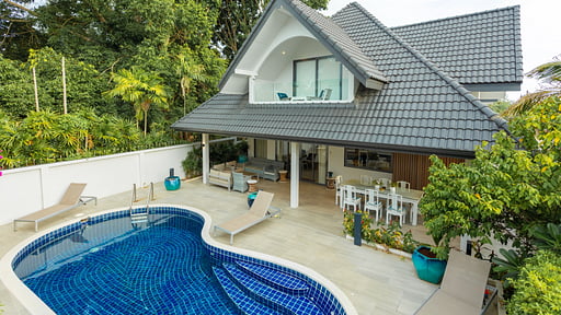 V98 Matt Rawai Villa Swimming pool