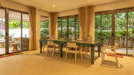 V98 Matt Rawai Villa Dining area
