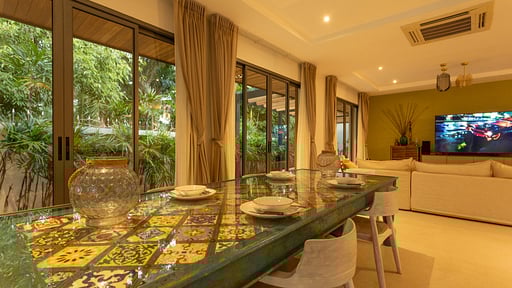 V98 Matt Rawai Villa Dining area