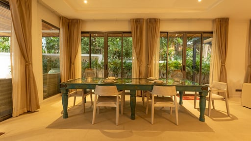 V98 Matt Rawai Villa Dining area