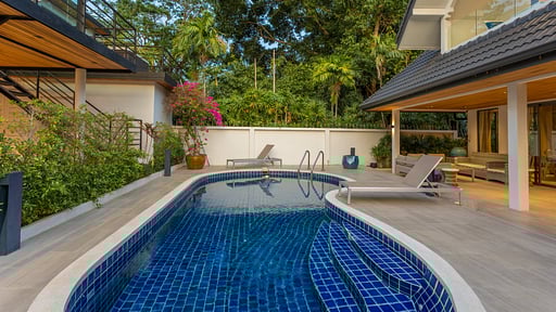 V98 Matt Rawai Villa Swimming pool