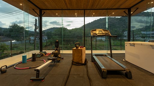 V98 Matt Rawai Villa Gym