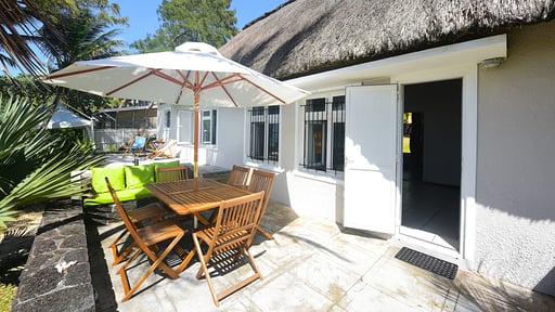 Veloutier Blanc Beachfront Villa Terrace/Veranda