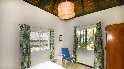 Veloutier Blanc Beachfront Villa Bedroom 2