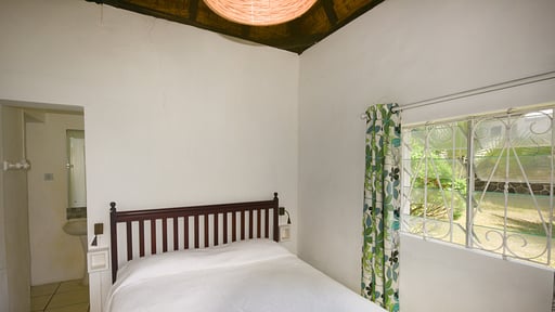 Veloutier Blanc Beachfront Villa Bedroom 2