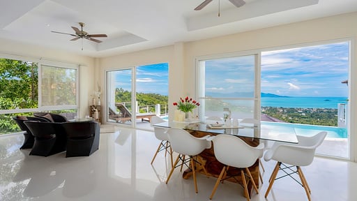 Villa 3 Coconuts Dining area