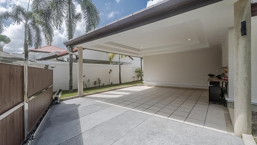 Villa 5 Parking areas