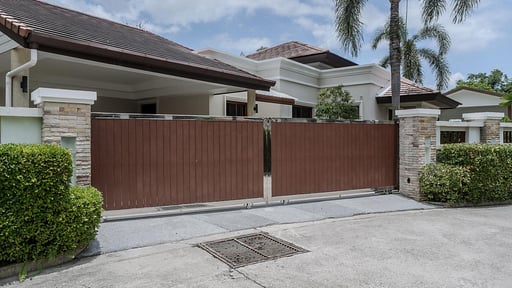 Villa 5 Parking areas