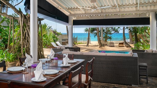 Villa 906 Dining area