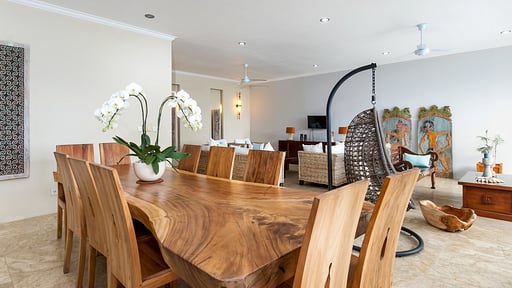 Villa Aamisha Dining area 3