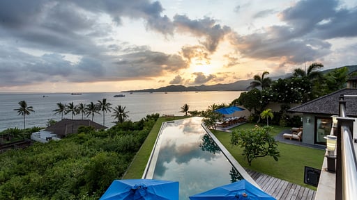 Villa Aamisha Swimming pool