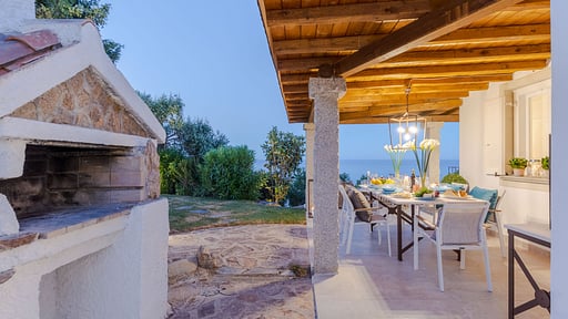 Villa Abella BBQ equipment